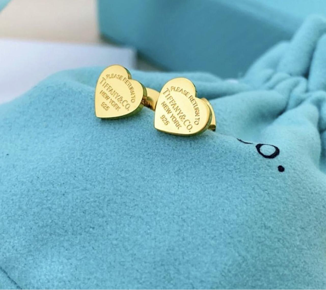 Return to T Heart Stud Earrings