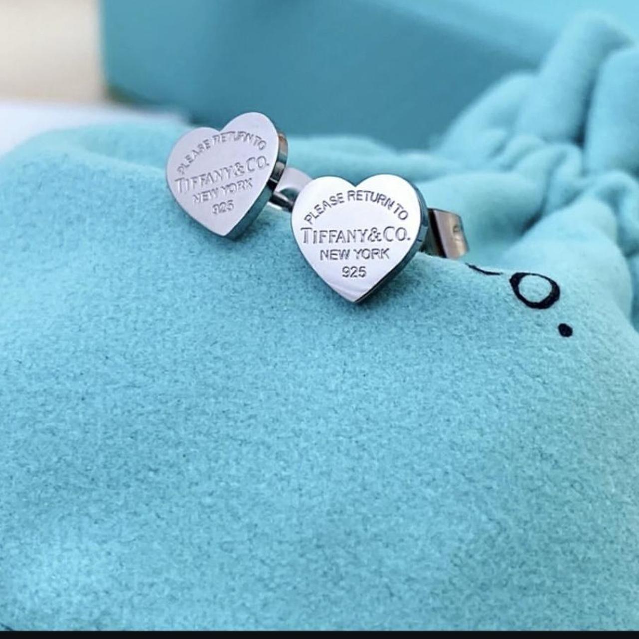 Return to T Heart Stud Earrings