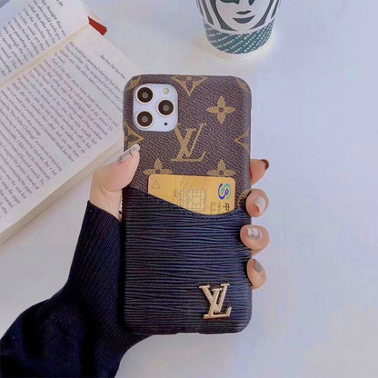 L o u i s Monogram Cardholder